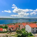 Lichtdurchflutetes Apartment Mit Meerblick, Privatem Balkon, Wifi, Privatparkplatz