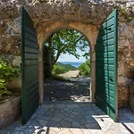 Mediterranes Ferienhaus Mit Meerblick, Aussendusche, Liegen, Grill, Waschmaschine - Haustiere Erlaubt