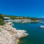 Traumhaftes Apartment Direkt Am Eigenen Strand Mit Privatem Balkon, Meerblick, Klima, Wifi