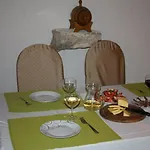 Rustikales Steinhaus Mit Privatpool, Grill, Terrasse, Liegen, Aussendusche