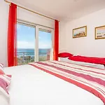 Faszienierendes Apartment Nur 100 Meter Zum Strand Mit Jacuzzi, Sauna, Meerblick