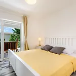 Renoviertes, Modernes Apartment Nur 200 Meter Zum Strand Mit Meerblick, Waschmaschine, Grill