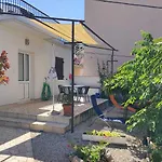 Renoviertes Apartment Nur 400 Meter Zum Strand Mit Meerblick, Klima, Waschmaschine