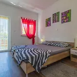 Charmantes Hundefreundliches Apartment Mit Privatem Balkon, Spielplatz, Grill