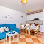 Adorable Apartment With Sea View