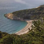 Nice Home In Cres With Wifi