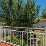 1 Bedroom Stunning Apartment In Baska