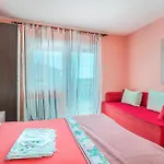 2 Bedroom Stunning Apartment In Krk