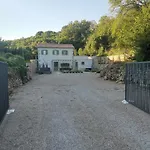 Hidden House Porta