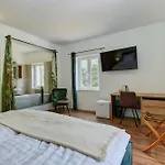 Captain' S Villa Boutique Hotel