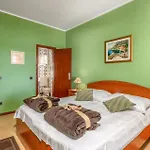 Gorgeous Apartment In Palit With House Sea View