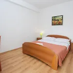 Apartments & Rooms Dekanic