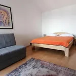 Room Jelena For 3 Persons, 300M From Beach