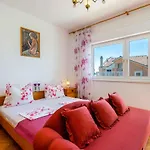Three-Bedroom Apartment In Crikvenica I