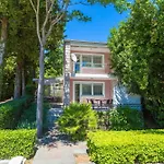 Three-Bedroom Holiday Home In Crikvenica II