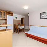Apartments In Dramalj 5747