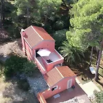 Villa Macaklin - Authentic Island House At The Beach In Cikat Forest Park With Its Own Parking