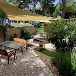 Villa Macaklin - Authentic Island House At The Beach In Cikat Forest Park With Its Own Parking