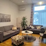 Superior Seaview Apartment