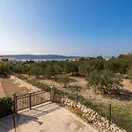 Nice Apartment In Barbat With Wifi