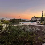 Sthedonist Luxury Apartment Pool Sea And Rock
