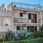 2 Bedroom Stunning Apartment In Selce