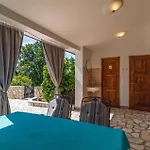 Gorgeous Apartment In Jadranovo With Kitchen