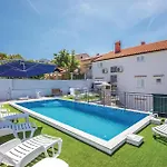 Cozy Apartment In Crikvenica With Wifi