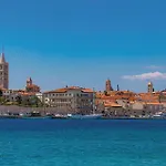 2 Bedroom Stunning Apartment In Rab