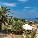 Beautiful Home In Supetarska Draga With Jacuzzi