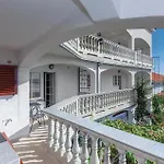1 Bedroom Cozy Apartment In Crikvenica