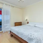 Cozy Apartment In Lovran With Kitchen