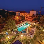 6 Bedroom Beautiful Home In Crikvenica