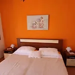 One-Bedroom Apartment Malinska Near Sea 2