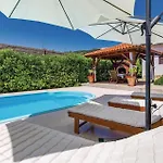 Cozy Home In Banjol With Wifi