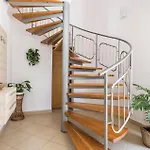 Cozy Home In Banjol With Wifi