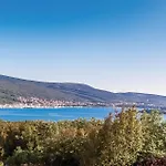 Stunning Apartment In Kornic With House Sea View