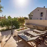 4 Bedroom Amazing Home In Barbat