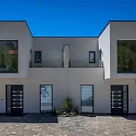4 Bedroom Amazing Home In Kostelj