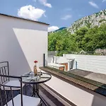 4 Bedroom Amazing Home In Kostelj