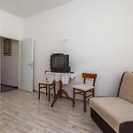 2 Bedroom Beautiful Home In Selce