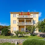 2 Bedroom Nice Apartment In Kornic