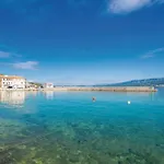 Beautiful Apartment In Cizici With Wifi