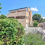 Amazing Apartment In Smrika With Wifi