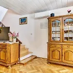 Gorgeous Home In Mali Losinj With Wifi