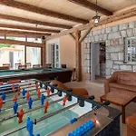 Nice Home In Bribir With Jacuzzi