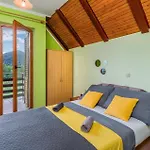 Nice Home In Ravna Gora With Wifi