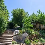2 Bedroom Lovely Apartment In Njivice