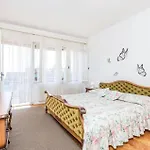 3 Bedroom Stunning Apartment In Lovran