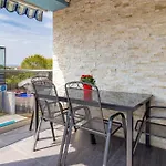 Cozy Apartment In Vrh With Outdoor Swimming Pool